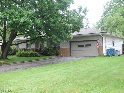 7277 Clovermeade Ave, Youngstown, OH, 44514-3720 | Card Image