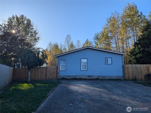 1905 Honeysuckle Ln, Centralia, WA, 98531-3464 | Card Image