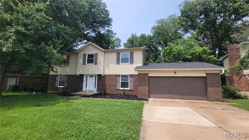 12331 Woodline Dr, Saint Louis, MO, 63141-7435 | Card Image