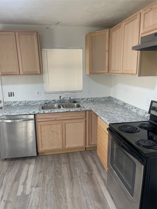 909 E Ann Arbor Avenue, Dallas, TX, 75216 | Card Image