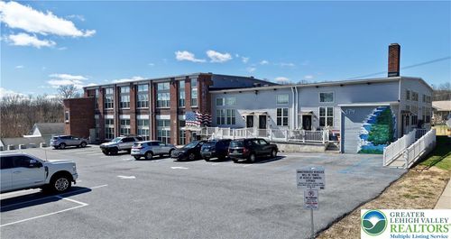 203-374 W Main St, BATH, PA, 18014-1066 | Card Image