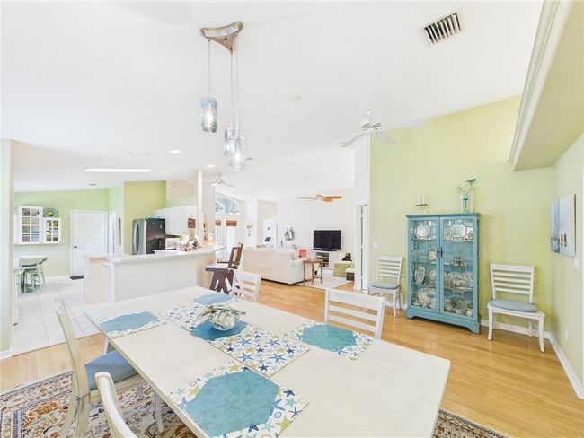 622 Cottonwood Rd, House other with 3 bedrooms, 2 bathrooms and null parking in Sebastian FL | Image 9