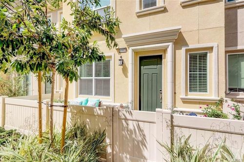 1557 E Lincoln Ave, Anaheim, CA, 92805-2294 | Card Image