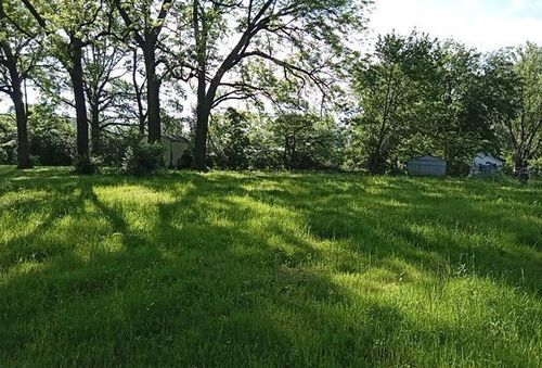 1816 E B St, Belleville, IL, 62221-4908 | Card Image