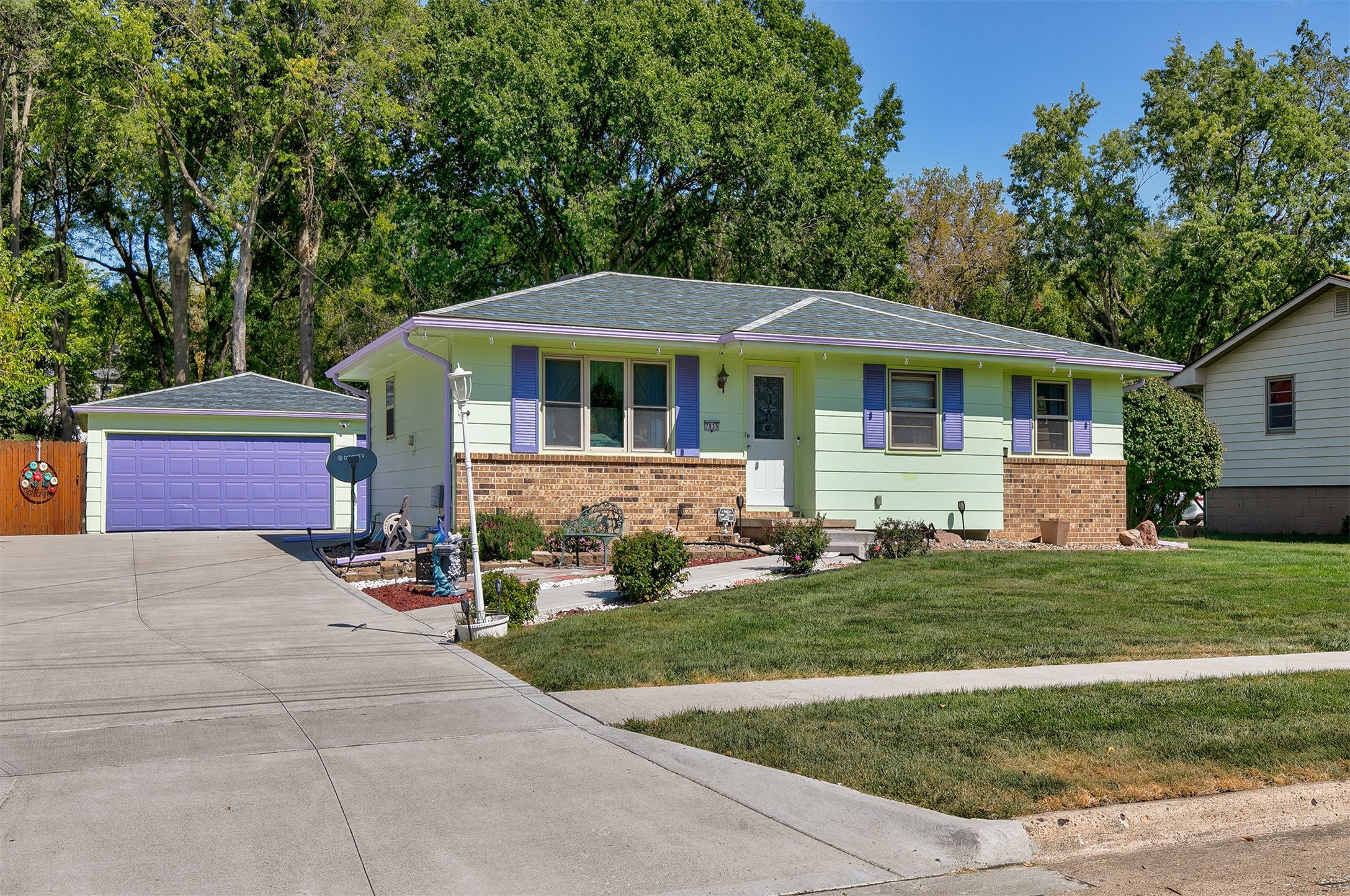 Drake St, Clive, IA 50325