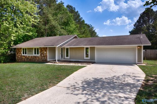 121 Northwood Cir, Harvest, AL, 35749-9741 | Card Image