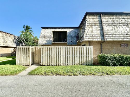 255 Lake Arbor Dr, Palm Springs, FL, 33461-2161 | Card Image