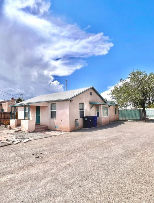 615 Candelaria Rd Nw, Albuquerque, NM, 87107-2405 | Card Image
