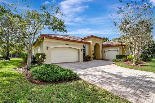 8123 Woodslanding Trl, West Palm Beach, FL, 33411-5405 | Card Image