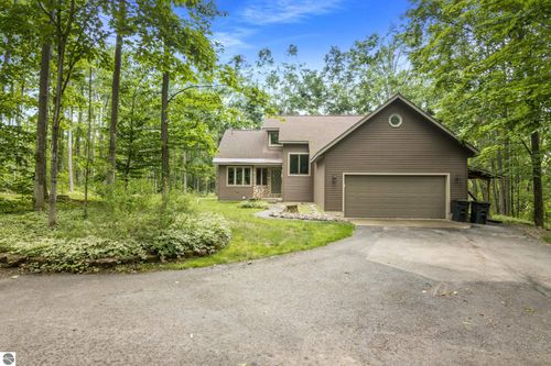 10402 Mount Frederick Rd, Gaylord, MI, 49735-7990 | Card Image