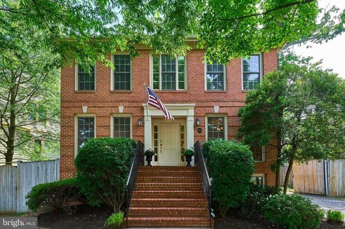2904 4th St N, ARLINGTON, VA, 22201-1604 | Card Image