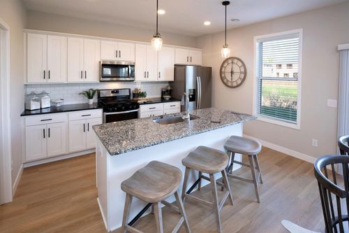 11451 51st Cir Ne, Albertville, MN, 55301-6002 | Card Image