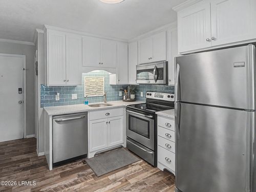 d9-40 Folly Field Rd, Hilton Head Island, SC, 29928-6801 | Card Image