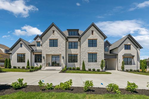 8104 Turning Point Dr, Brentwood, TN, 37027-2103 | Card Image