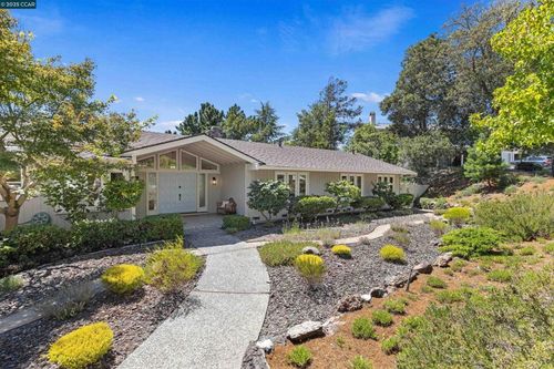 11 Breck Ct, Moraga, CA, 94556-2704 | Card Image