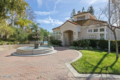 202-4240 Lost Hills Rd, Agoura Hills, CA, 91301-5399 | Card Image