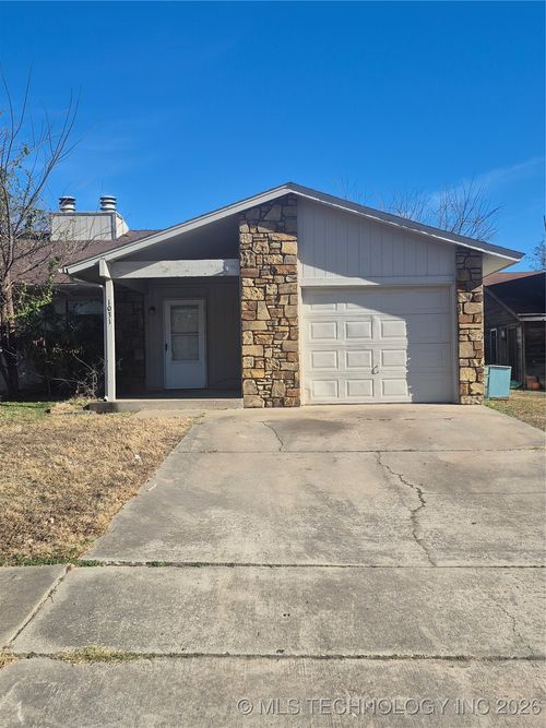 1031 N Oak Ct, Broken Arrow, OK, 74012-1428 | Card Image