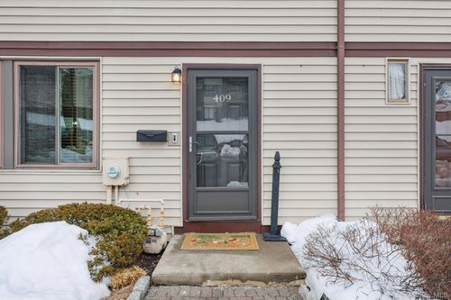 409 Country Club Ln, Pomona, NY, 10970-2557 | Card Image