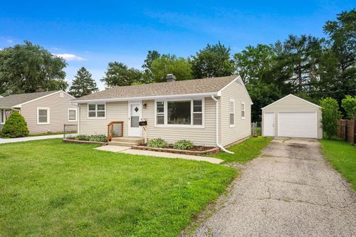 415 Alma Ter, Cary, IL, 60013-2103 | Card Image