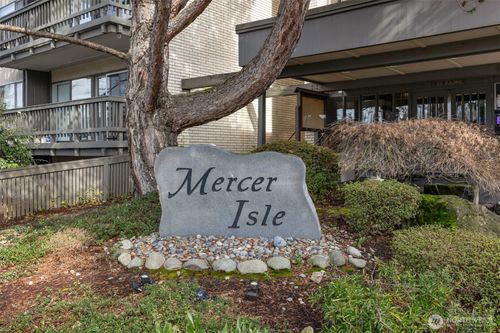 118-2500 81st Ave Se, Mercer Island, WA, 98040-2249 | Card Image