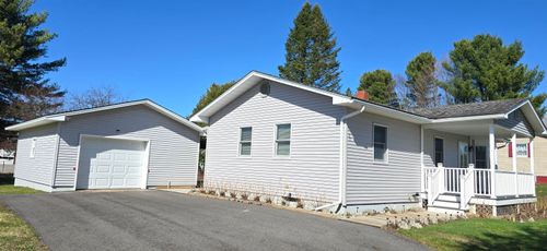 33 Lynwood Drive, Derby, VT, 05829 | Card Image