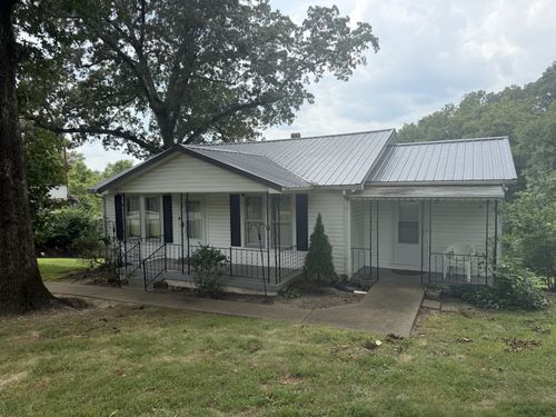 111 Valley View St, Ashland City, TN, 37015-1812 | Card Image