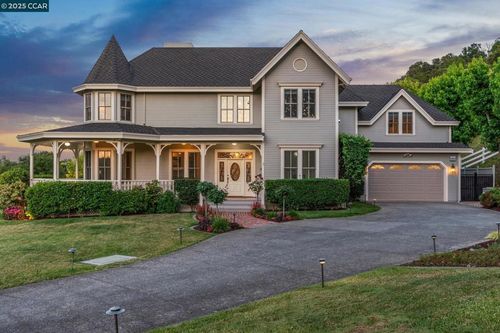 555 Highland Dr, Danville, CA, 94526-3747 | Card Image