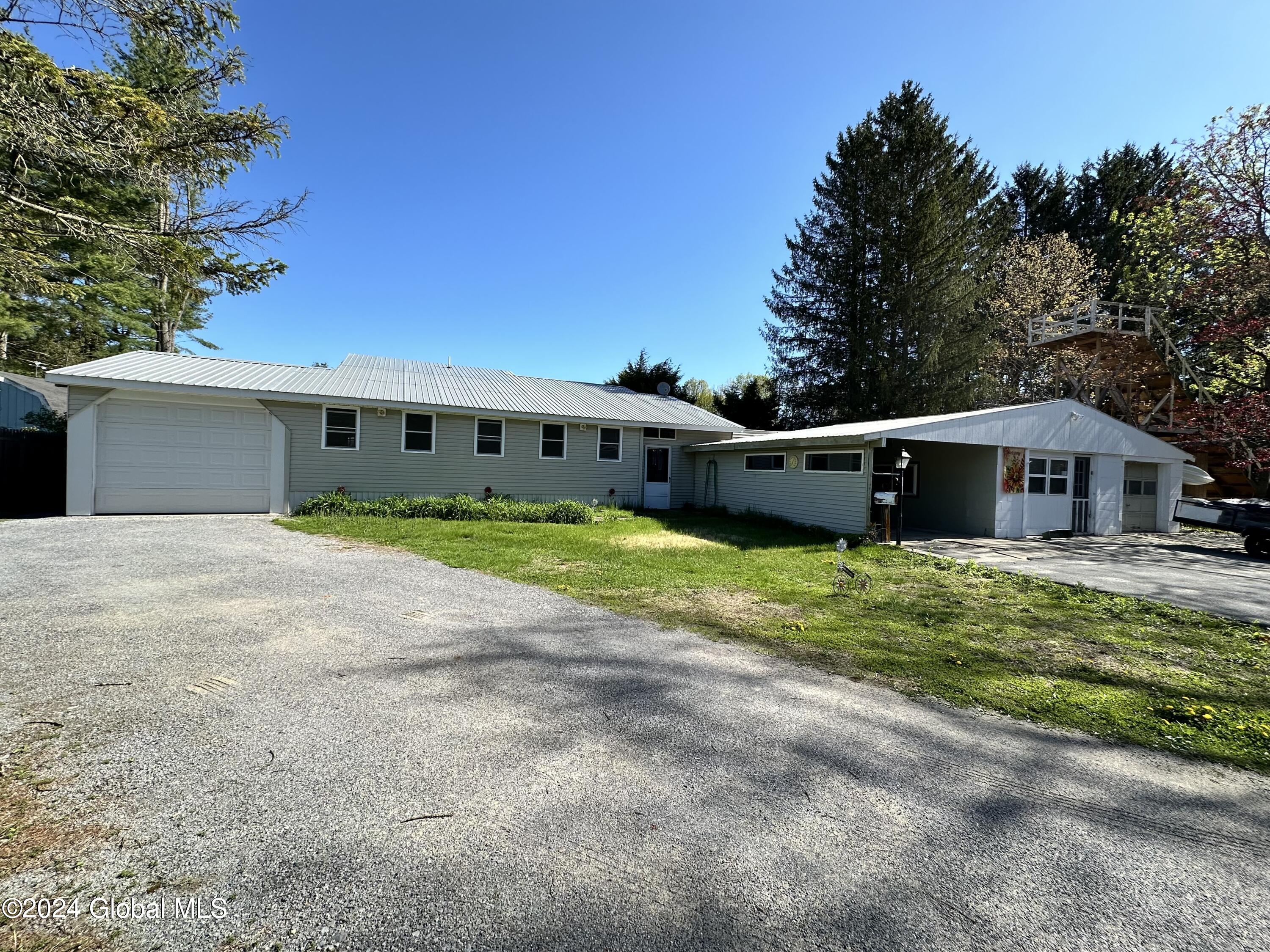 Raymond St, Corinth, NY 12822