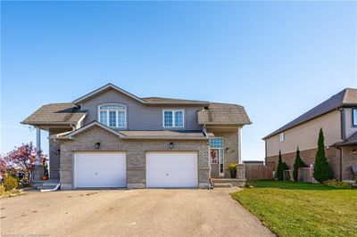 146 Maple St, House other with 3 bedrooms, 2 bathrooms and 5 parking in Drayton ON | Image 1