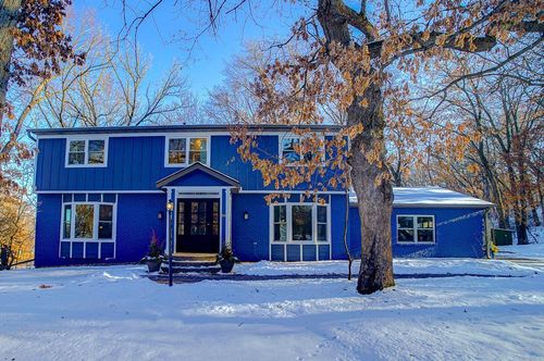 86 Old Wildwood Rd, Mahtomedi, MN, 55115-1807 | Card Image