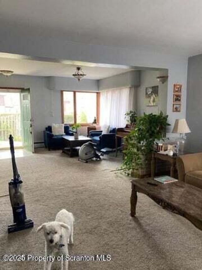 Living Room | Image 6