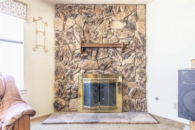 15660 Yates Rd, House other with 3 bedrooms, 2 bathrooms and 2 parking in Victorville CA | Image 5