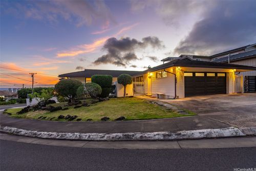 1766 Saint Louis Dr, Honolulu, HI, 96816-1925 | Card Image