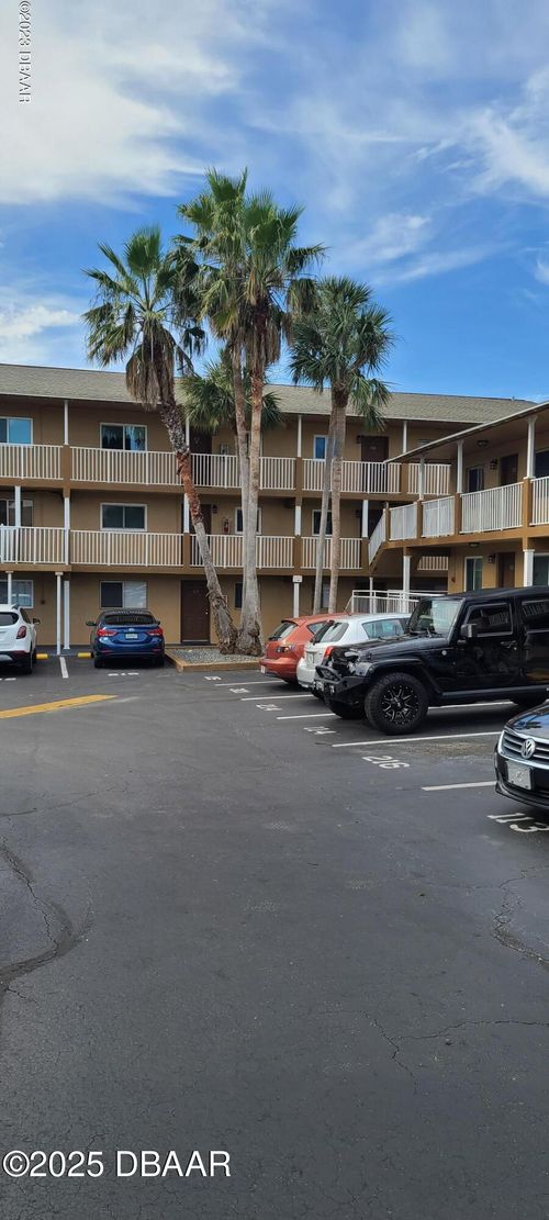 113-415 N Halifax Ave, DAYTONA BEACH, FL, 32118-4074 | Card Image