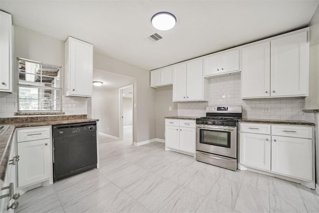 538 Pecan Dr, House other with 3 bedrooms, 2 bathrooms and null parking in South Houston TX | Image 9