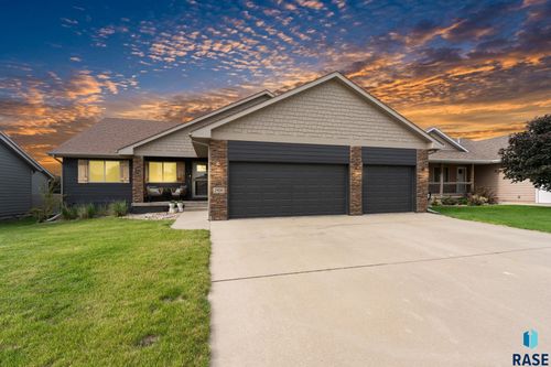 2900 E Buckingham St, Sioux Falls, SD, 57108-4870 | Card Image