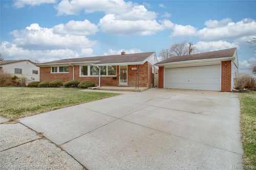 2306 Middlefield Ct, Trenton, MI, 48183-2414 | Card Image