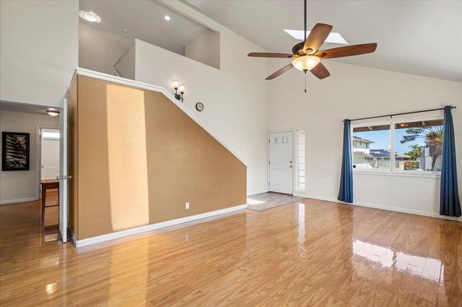 Living Room Facing The Fron Door | Image 18