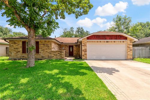 1019 Huntington Dr, Pearland, TX, 77584-2346 | Card Image