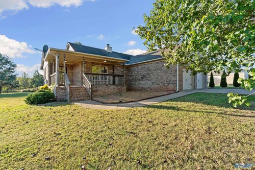 102 Compass Hill Cir, Toney, AL, 35773-7292 | Card Image
