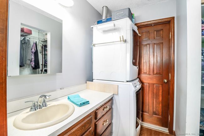 UNIT-18-3 - 55 Mill Plain Rd, Condo with 2 bedrooms, 2 bathrooms and 1 parking in Danbury CT | Image 10