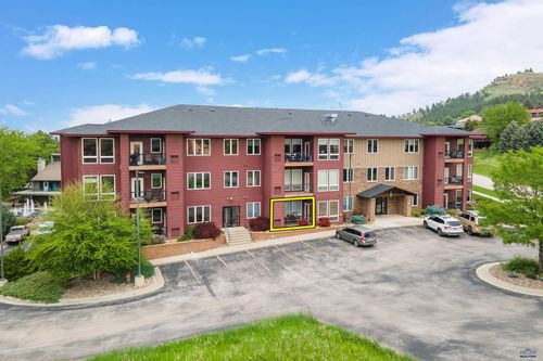 4003 Fairway Hills Dr, Rapid City, SD, 57702-5391 | Card Image