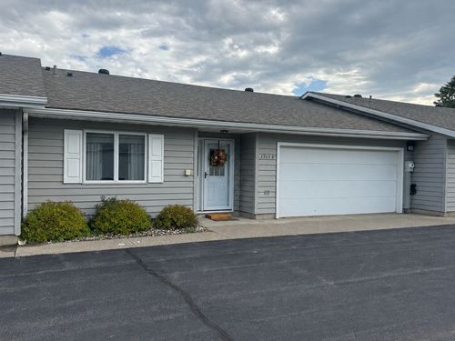 1304D Mcnally Dr, Winona, MN, 55987-6361 | Card Image
