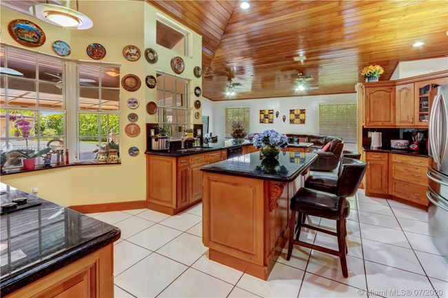 2340 Sw 139th Ave, House other with 4 bedrooms, 3 bathrooms and null parking in Miami FL | Image 9