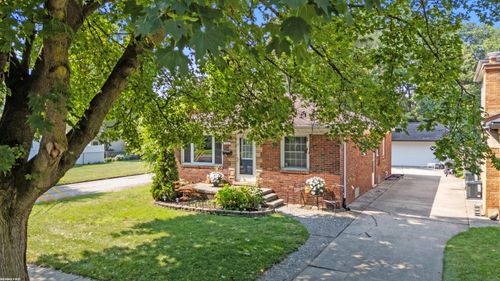 212 Riverside Dr, Mount Clemens, MI, 48043-2515 | Card Image