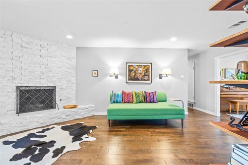 606 Burnwood Dr, Irving, TX, 75062-5693 | Card Image