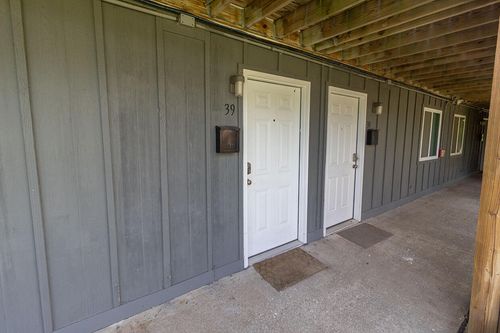 39-105 N Garth Ave, COLUMBIA, MO, 65203-4100 | Card Image