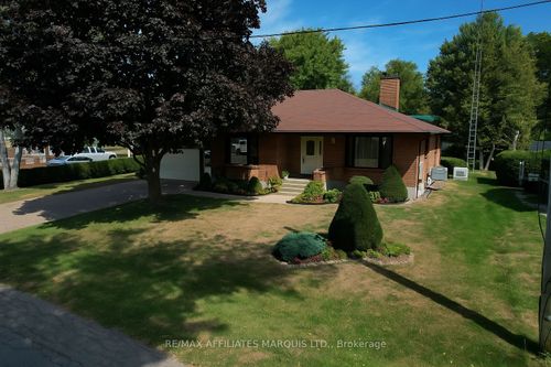 {{alt}} | Card Image