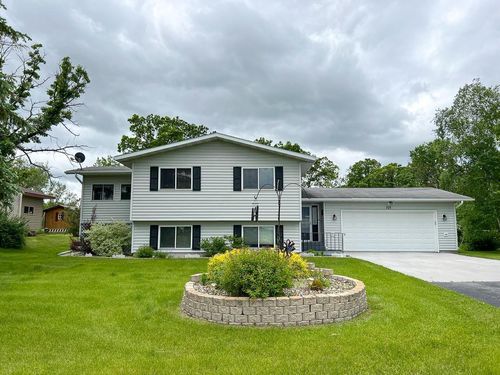 107 Harding St S, Karlstad, MN, 56732-4111 | Card Image