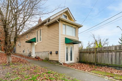 3823 Delridge Way Sw, Seattle, WA, 98106-1133 | Card Image